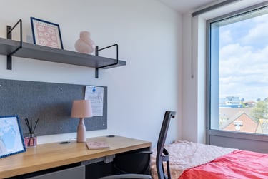Platinum En Suite - Image 2